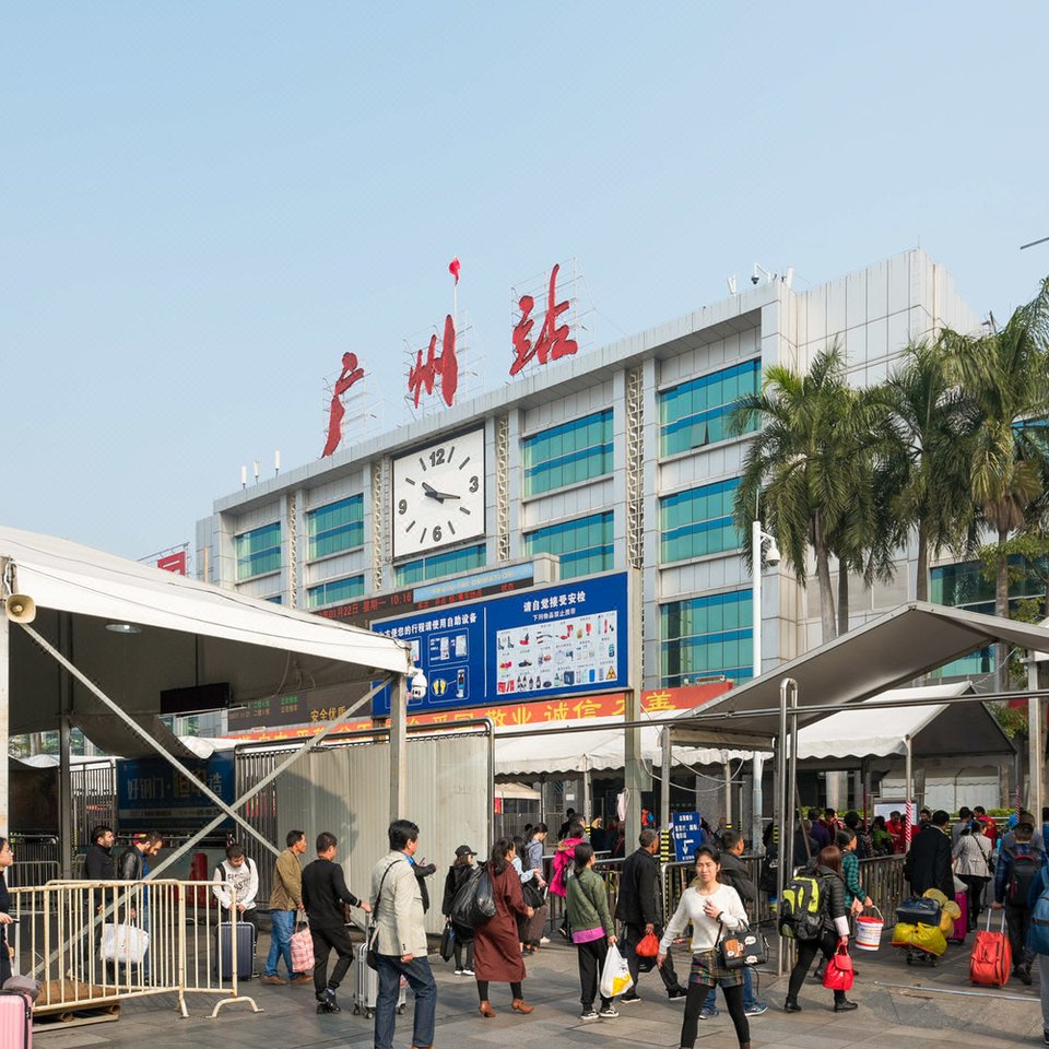 深圳皇岗口岸东莞高铁站包车服务